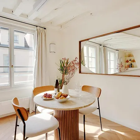 Appartamento The Essence Of Boho Luxury Marais Getaway! *